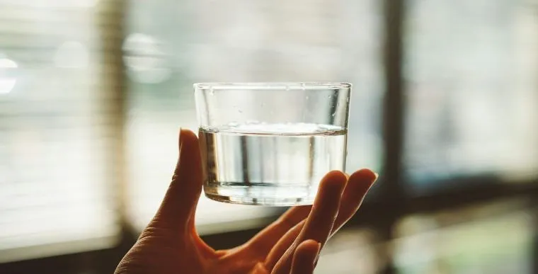 Проверка сливочного масла в горячей воде