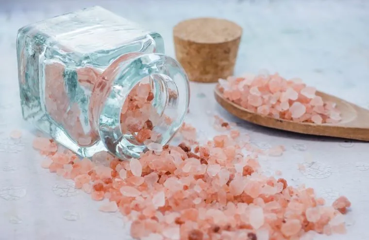 Розовая гималайская соль