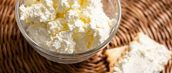 С чем есть творог: полезные сочетания и вкусные рецепты